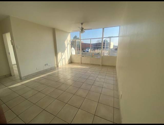 1 BEDROOM APARTMENT FOR SALE IN KEMPTON PARK EXT 05